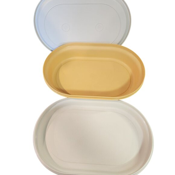 Vintage Tupperware Oval Shaped Server Keeper - Picture 3 of 4